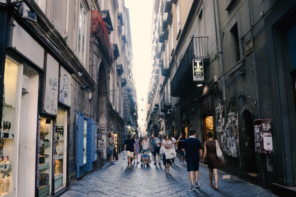 La Galleria Naples Bilik gambar