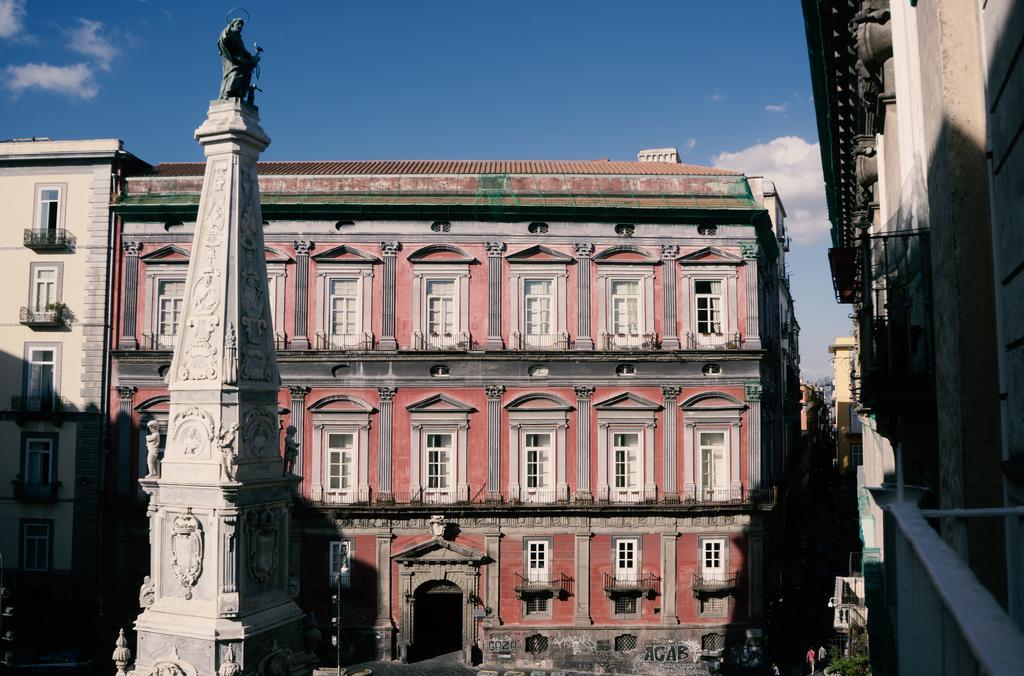 La Galleria Naples Bilik gambar